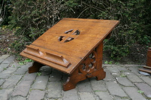 Missal Stand  style Gothic - Style en Oak wood, Belgium  19 th century ( Anno 1890 )