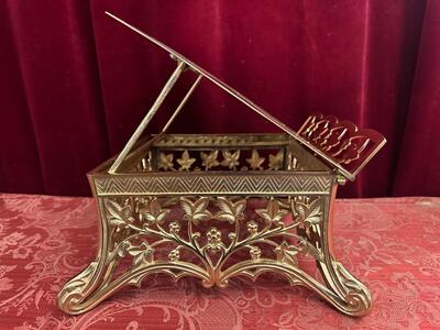 Missal Stand Adustable style Gothic - Style en Brass / Bronze / Polished and Varnished, Belgium  19 th century ( Anno 1885 )