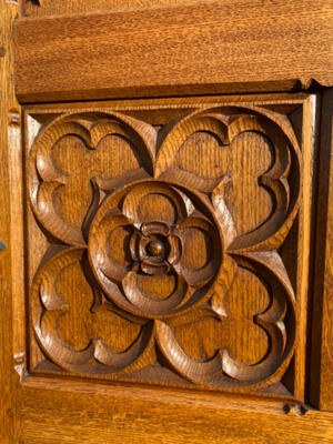 Monastery Cabinet  style Gothic - style en Oak wood, Belgium  19 th century