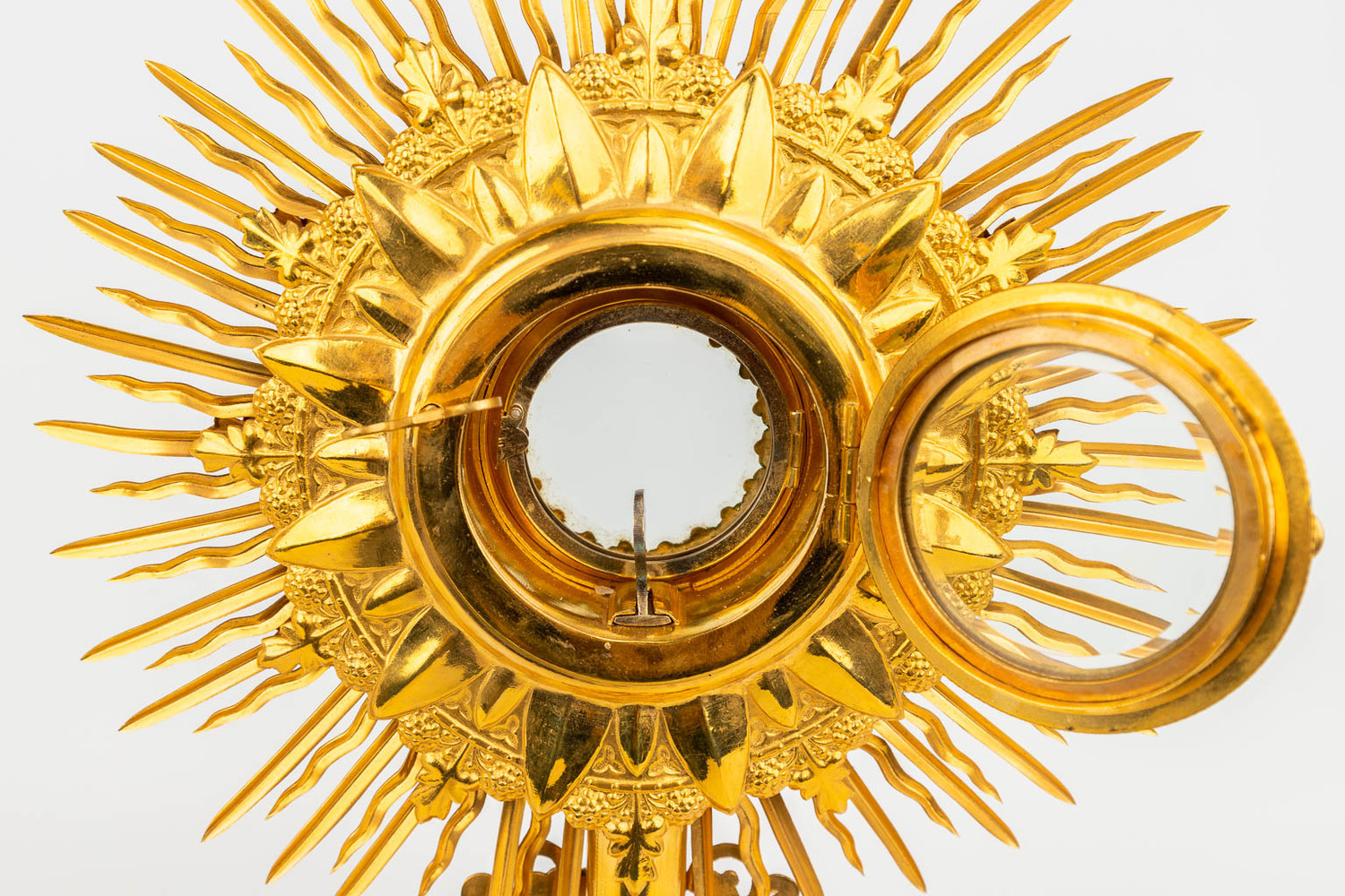 1 Gothic - style Monstrance