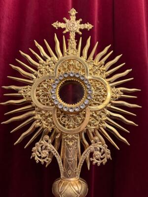 Monstrance With Original Case style Gothic - Style en Brass / Gilt / Stones / Glass, France 19 th century ( Anno 1865 )