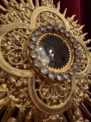 Monstrance With Original Case style Gothic - Style en Brass / Gilt / Stones / Glass, France 19 th century ( Anno 1865 )