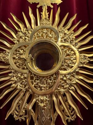 Monstrance With Original Case style Gothic - Style en Brass / Gilt / Stones / Glass, France 19 th century ( Anno 1865 )
