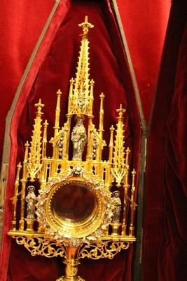 Monstrance With Original Lunula And Case. style Gothic - style en Brass / Bronze / Gilt / Stones, Dutch 19th century ( anno 1875 )