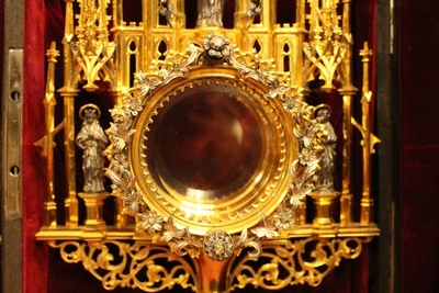 Monstrance With Original Lunula And Case. style Gothic - style en Brass / Bronze / Gilt / Stones, Dutch 19th century ( anno 1875 )