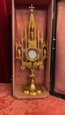 Monstrance With Real Diamonds  style Gothic - Style en Bronze / Gilt / Real Stones / Diamonds , Netherlands  19 th century