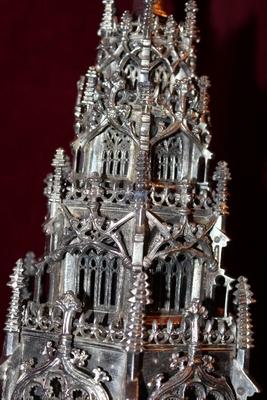 Museumpiece Exceptional Large Altar Decoration Reliquary style Gothic - style en full silver, Belgium 19th century ( anno 1865 )