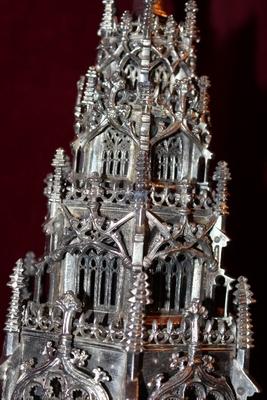 Museumpiece Exceptional Large Altar Decoration Reliquary style Gothic - style en full silver, Belgium 19th century ( anno 1865 )