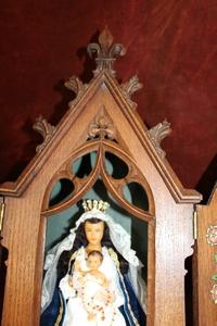 Neo - Gothic Oak House - Chapel Wax - Dressed St. Mary style Gothic - style en Oak wood / Wax Dressed , Belgium 1890