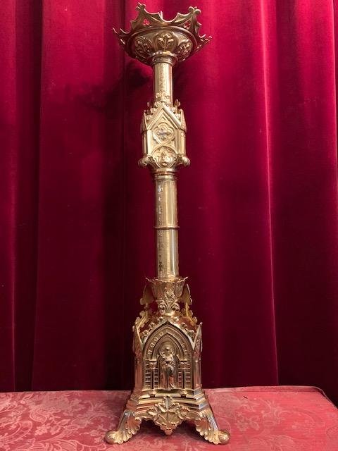 1 Gothic - style Pascal Candlestick Measures Without Pin