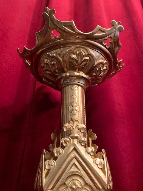 1 Gothic - style Pascal Candlestick Measures Without Pin