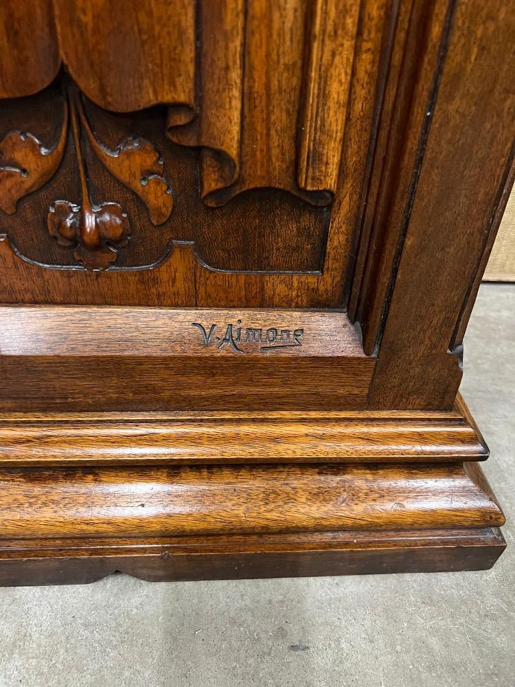 1 Gothic - Style Pedestal