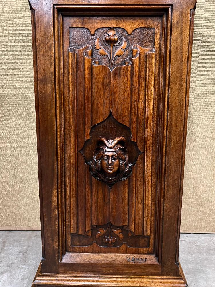 1 Gothic - Style Pedestal