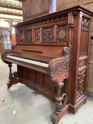 Piano Expected ! style Gothic - style en Oak wood, Belgium  19 th century