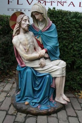 Pieta style Gothic - style en plaster polychrome, Belgium 19th century ( anno 1880 )