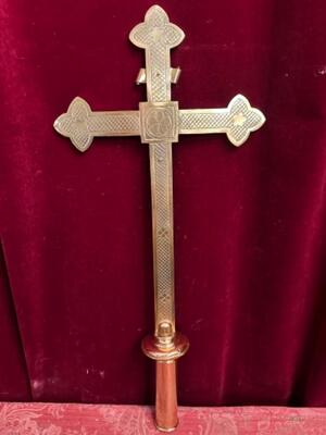 Processional Cross style Gothic - Style en Bronze / Polished and Varnished, Belgium  19 th century ( Anno 1875 )