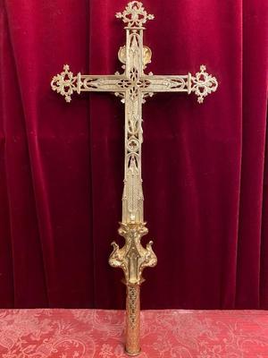 Processional Cross  style Gothic - style en Bronze / Polished and Varnished, France 19 th century ( Anno 1850 )
