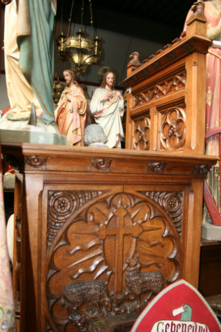 1 Gothic - Style Pulpit