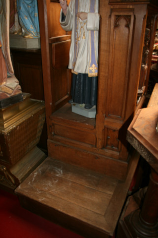 1 Gothic - Style Pulpit