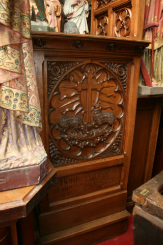1 Gothic - Style Pulpit