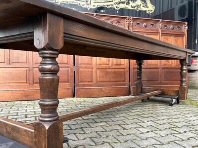 Refectory Table style Gothic - Style en Oak Wood, Belgium  20 th century ( Anno 1955 )