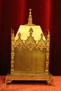 Reliquary style Gothic - style en Brass / Bronze / Gilt, France 19th century