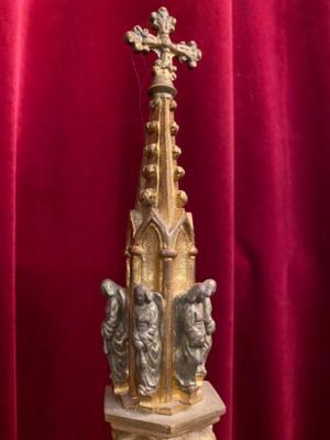 Reliquary style Gothic - style en Bronze / Gilt / Glass, France 19 th century ( Anno 1865 )