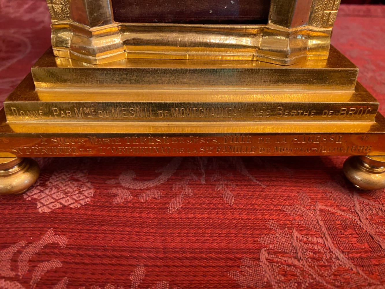 1 Gothic - style Reliquary