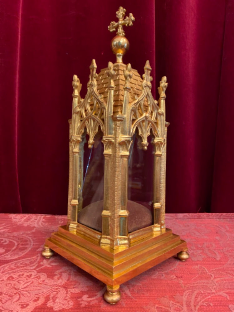 1 Gothic - style Reliquary