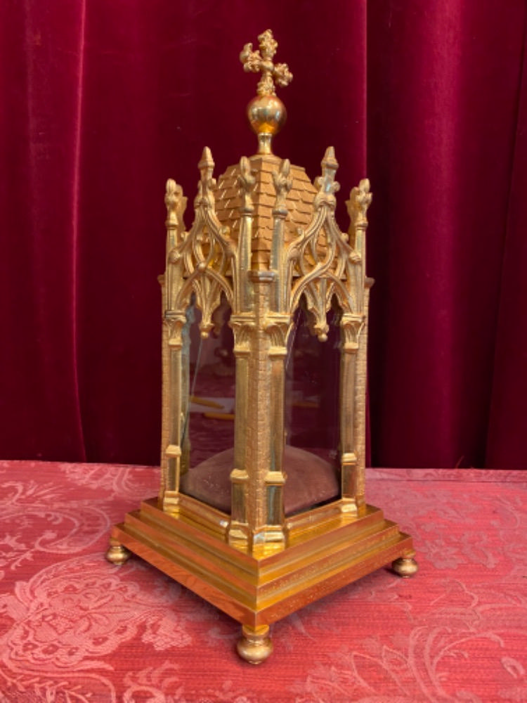 1 Gothic - style Reliquary