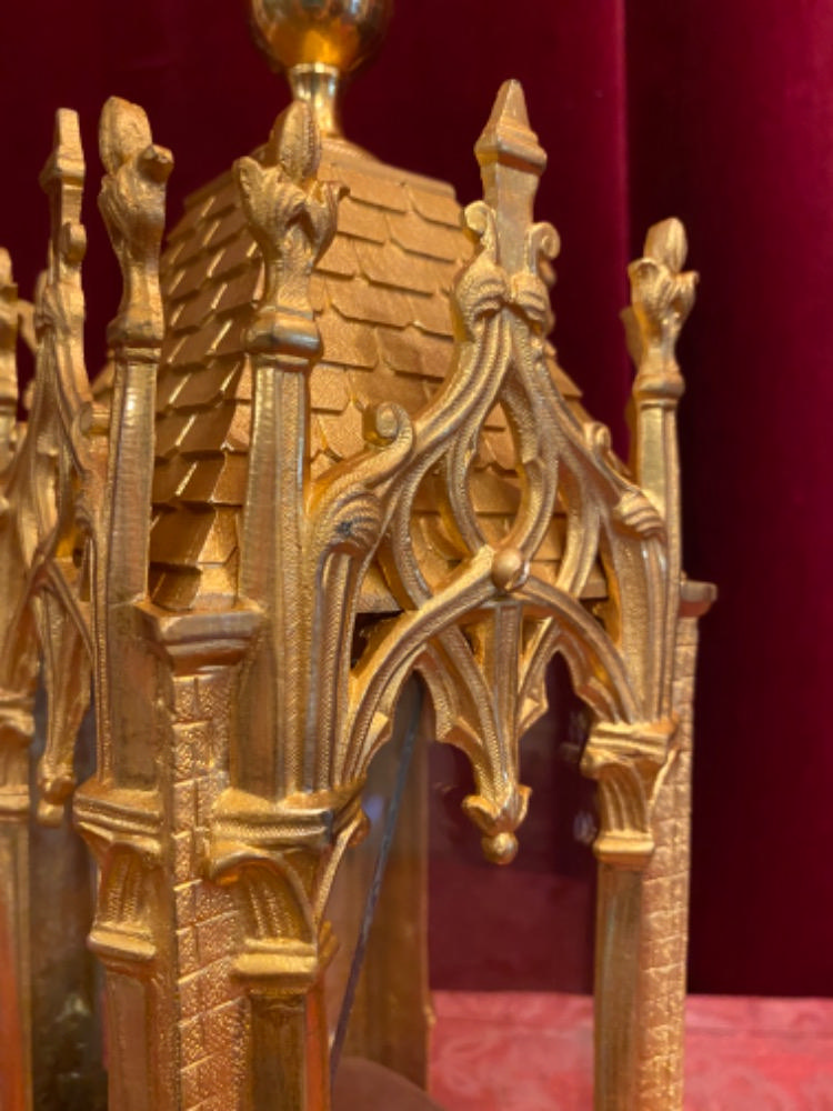 1 Gothic - style Reliquary