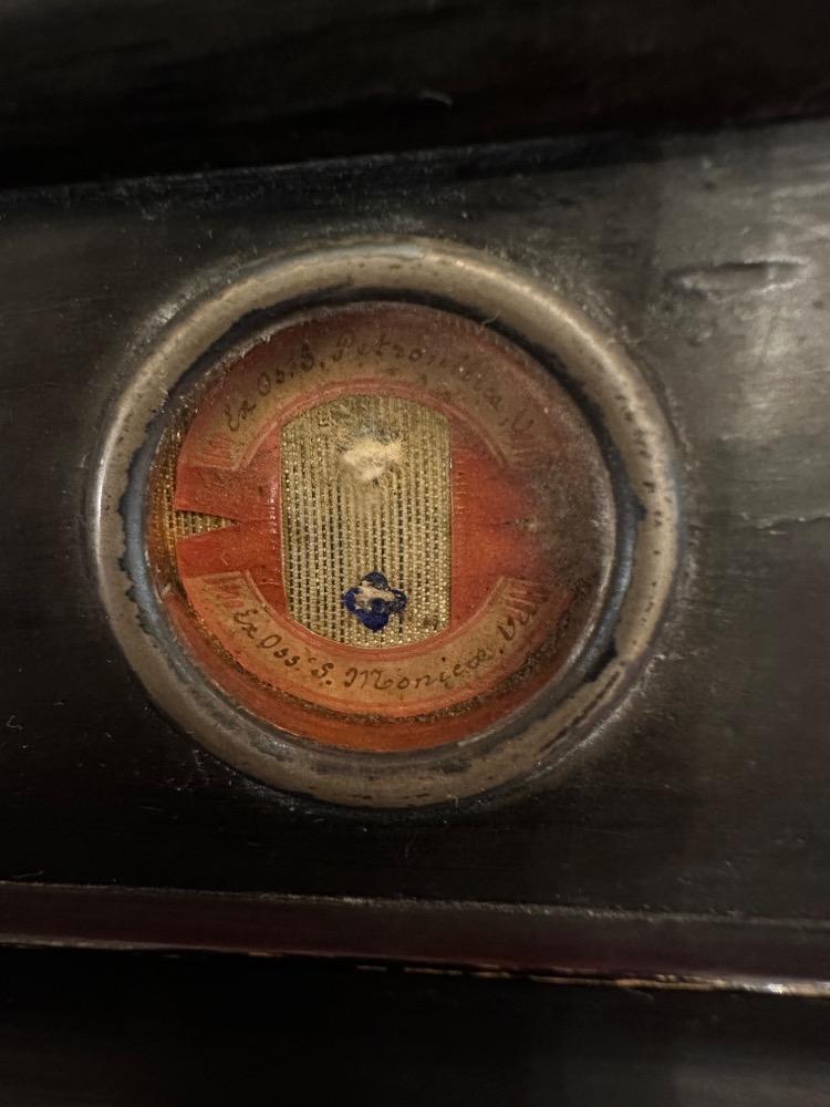 1 Gothic - Style Reliquary - Cross Relics :Relics Ex Ossibus : St. Augustinus / St. Adriani. Ex Ossibus St. Monica / St. Petronilla. Ex Ossibus St. Leonardus. Ex Ossibus ?