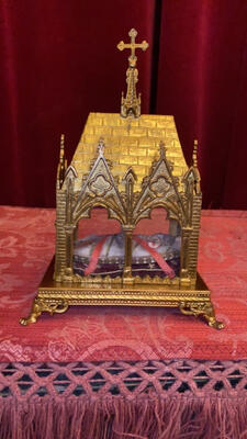 Reliquary -  Ex Ossibus Relic: St. Justinus M. style Gothic - style en Brass / Gilt / Glass / Originally Sealed, France 19 th century ( Anno 1865 )