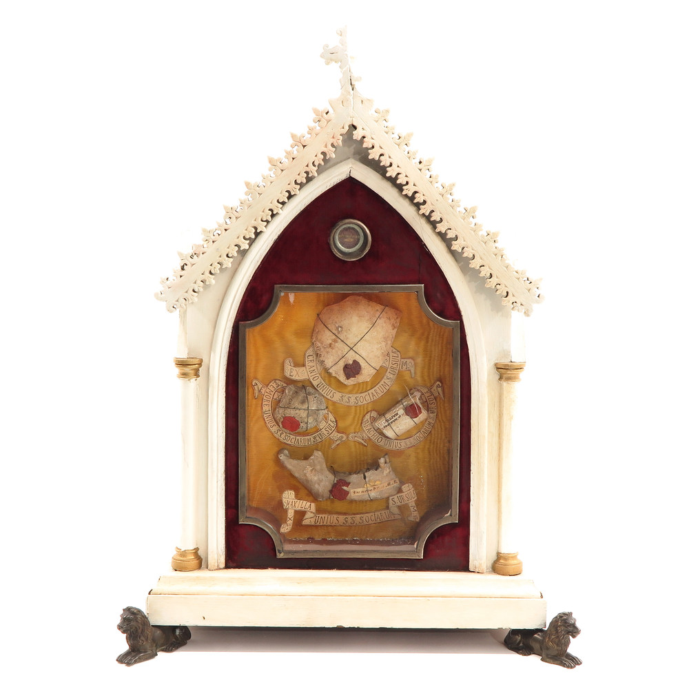 1 Gothic - style Reliquary Extreme Unique Containing Multiple Ex Ossibus Relics. Large Bones Of St. Ursula. St. Maximin. 18 Theca.