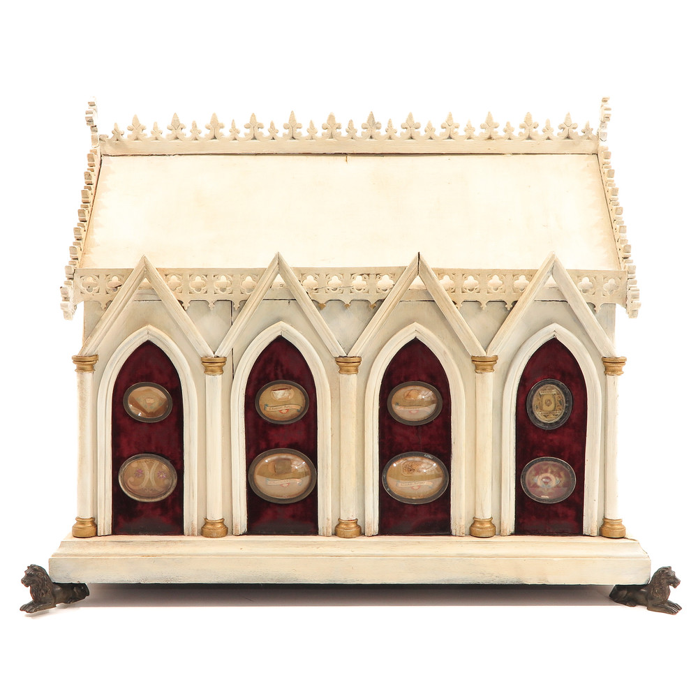 1 Gothic - style Reliquary Extreme Unique Containing Multiple Ex Ossibus Relics. Large Bones Of St. Ursula. St. Maximin. 18 Theca.