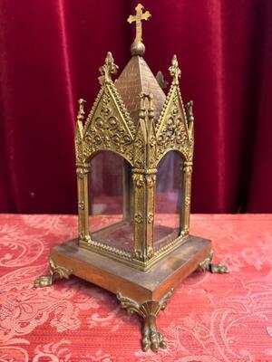 Reliquary - Relic  style Gothic - Style en Brass / Bronze / Glass, France 19 th century ( Anno 1875 )