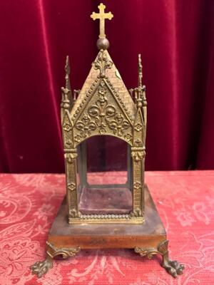 Reliquary - Relic  style Gothic - Style en Brass / Bronze / Glass, France 19 th century ( Anno 1875 )