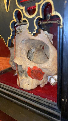 Reliquary - Relic Capite ( Pars Of Skull ) St. Justini style Gothic - style en Wood / Glass / Originally Sealed, Monastery in France 19 th century ( Anno 1845 )