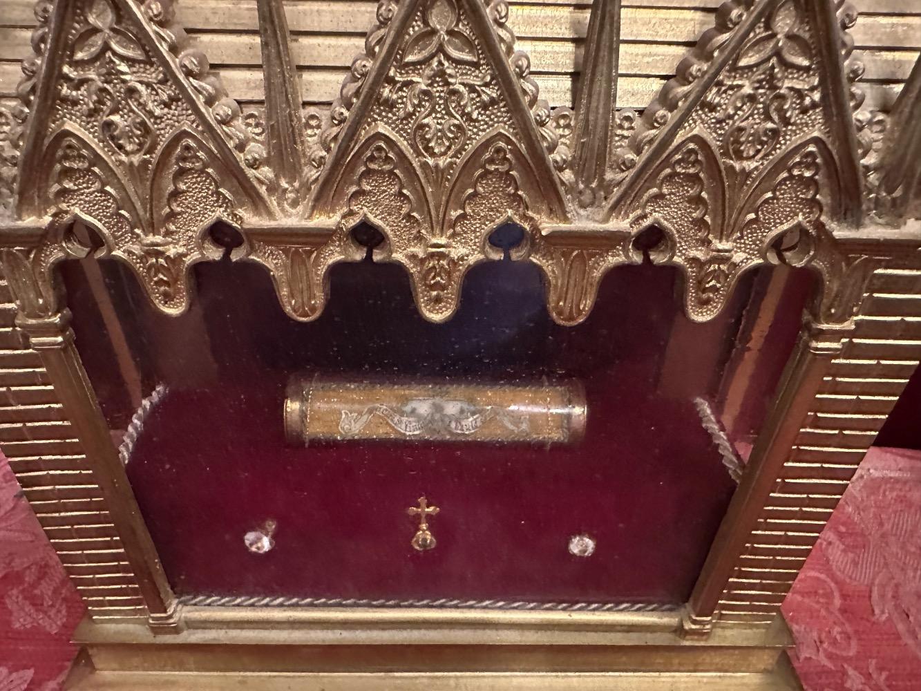1 Gothic - Style Reliquary - Relic Ex Carne St. Vincentius A Paulo