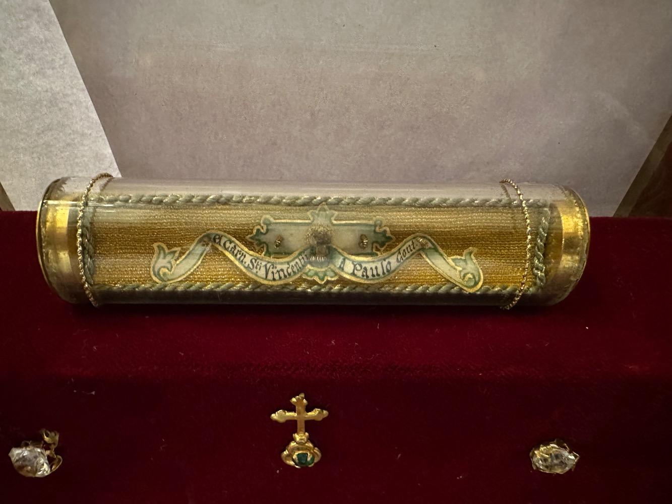 1 Gothic - Style Reliquary - Relic Ex Carne St. Vincentius A Paulo