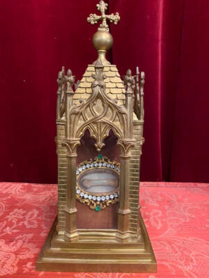 Reliquary - Relic Ex Ossibus: St. Edmundi - Bishop (Mid-Feet-Bone) With Original Document style Gothic - style en Brass / Bronze / Glass / Originally Sealed / Stones, France 19 th century ( Anno 1873 )