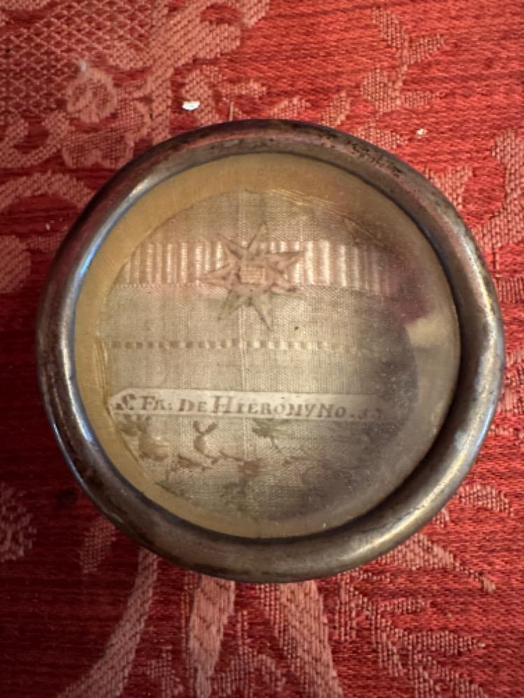 1 Gothic - Style Reliquary - Relic Ex Veste St. Hieronymus