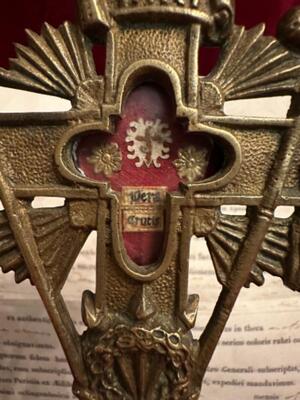 Reliquary - Relic True Cross / S. Crucis With Original Document style Gothic - Style en Bronze / Glass / Originally Sealed, Italy  19 th century ( Anno 1866 )