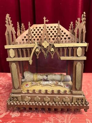 Reliquary - Relics Ex Ossibus ( Bones ) Ex Holy  Places St. Placidus style Gothic - Style en Fully hand - made monastery work / Wood / Glass / Fabrics / Originally Sealed, France 19 th century ( Anno 1850 )