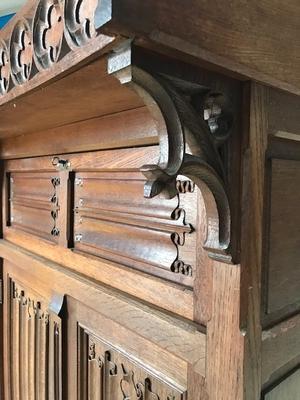 Sacristy-Secretaire / Bookcase / Safe style Gothic - style en Oak wood, Belgium 19th century ( anno 1870 )