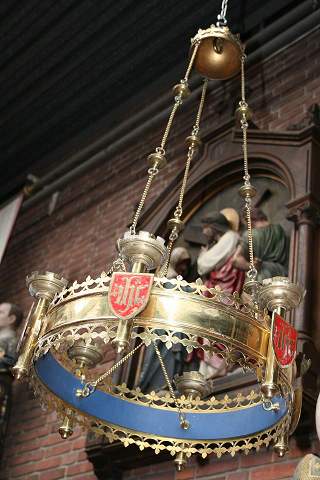 1 Gothic - Style Sanctuary Lamp