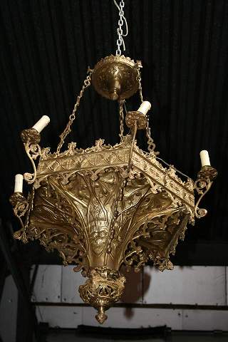 1 Gothic - Style Sanctuary Lamp