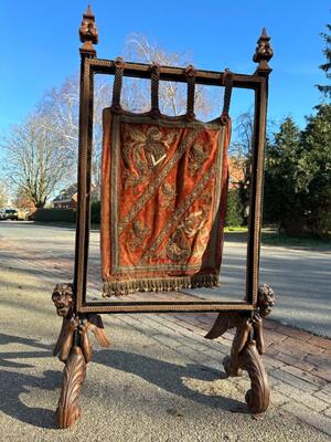 Screen style Gothic - Style en Walnut wood / Fabrics, France 19 th century ( Anno 1840 )