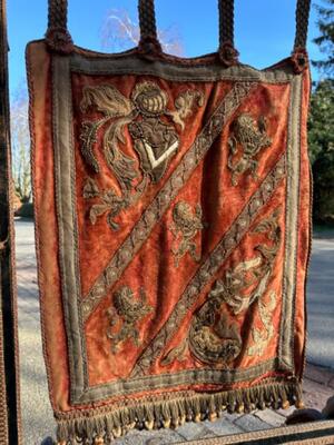 Screen style Gothic - Style en Walnut wood / Fabrics, France 19 th century ( Anno 1840 )
