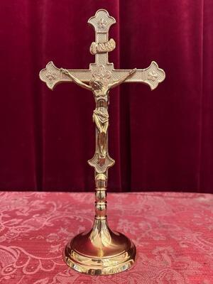 Small Altar - Cross Suitable For Home Chapel ! style Gothic - Style en Brass / Bronze / Polished and Varnished, Belgium  19 th century